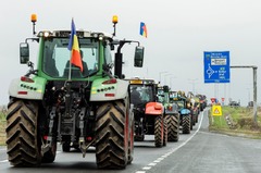 安価なウクライナ産穀物の輸入に農家が抗議行動、中東欧諸国