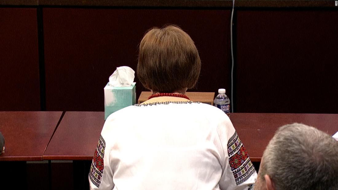 「自分の墓を掘らされた」、ウクライナ女性が米議会で証言 - CNN.co.jp