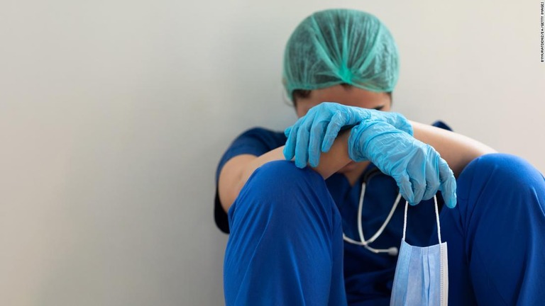 コロナ禍のストレスで離職した米国の正看護師は約１０万人との調査結果が発表された/bymuratdeniz/E+/Getty Images