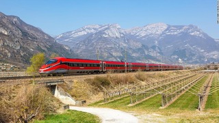 イタリアの高速列車「フレッチャロッサ」
