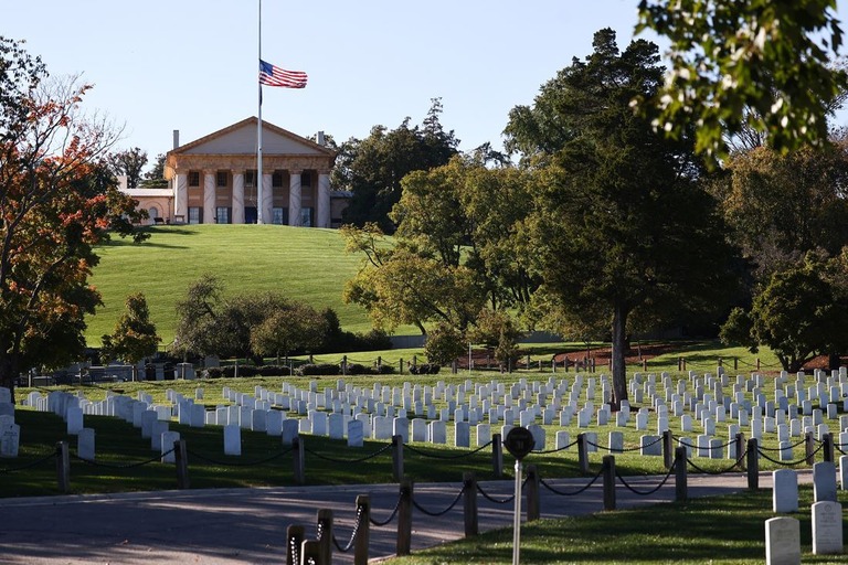 米国のアーリントン国立墓地/Jakub Porzycki/NurPhoto/Getty Images
