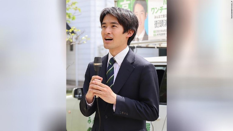 市長としては史上最年少での当選となった高島崚輔氏/takashimaryosuke.jp