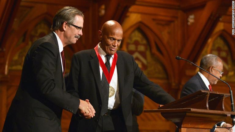 ハーバード大学でＷ・Ｅ・Ｂデュボイスメダルを授与されるべラフォンテさん＝２０１４年/Paul Marotta/Getty Images