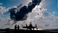 ロシア軍機、シリアで米軍機に「空中戦」の挑発行為