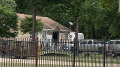 隣人宅で５人射殺の男が逃走、射撃音への苦情に逆上　米テキサス州