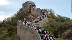 コロナ明けの連休、中国各地で観光客が殺到