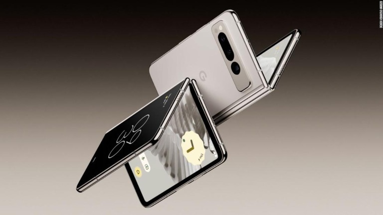 グーグルが折りたたみスマートフォンの「Pixel Fold」をお披露目した/From Google Store