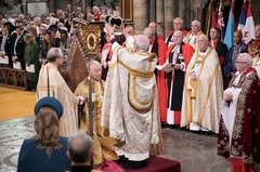 英国のチャールズ国王が戴冠、７０年ぶりの式典