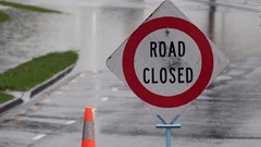 洞窟で高校生が行方不明、野外学習で豪雨に見舞われ　ＮＺ