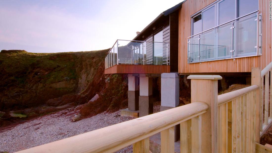 ホテルの各部屋には、A・クリスティーなど著名なゲストにちなんだ名前が付けられている/Burgh Island Hotel