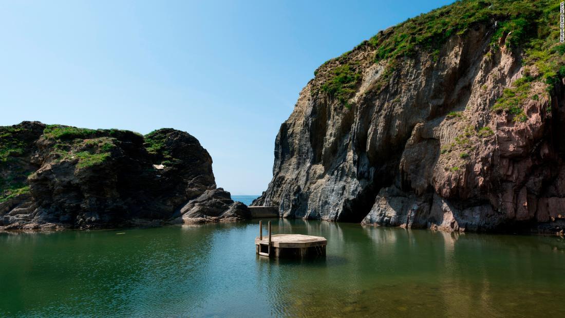 浜辺の地形を利用した「マーメイド・プール」はホテルのセールスポイントの一つ/Burgh Island Hotel