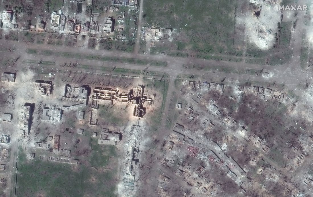 破壊された大学と電波塔＝２０２３年５月１５日/©2023 Maxar Technologies