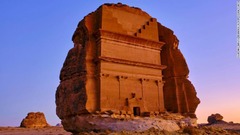 ヘグラはサウジアラビア北西に位置し、２０００年以上の歴史を持つ国内でもっとも有名な古代遺跡だ