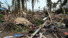 サイクロンで甚大な被害のミャンマー、軍事政権に阻まれ支援届かず
