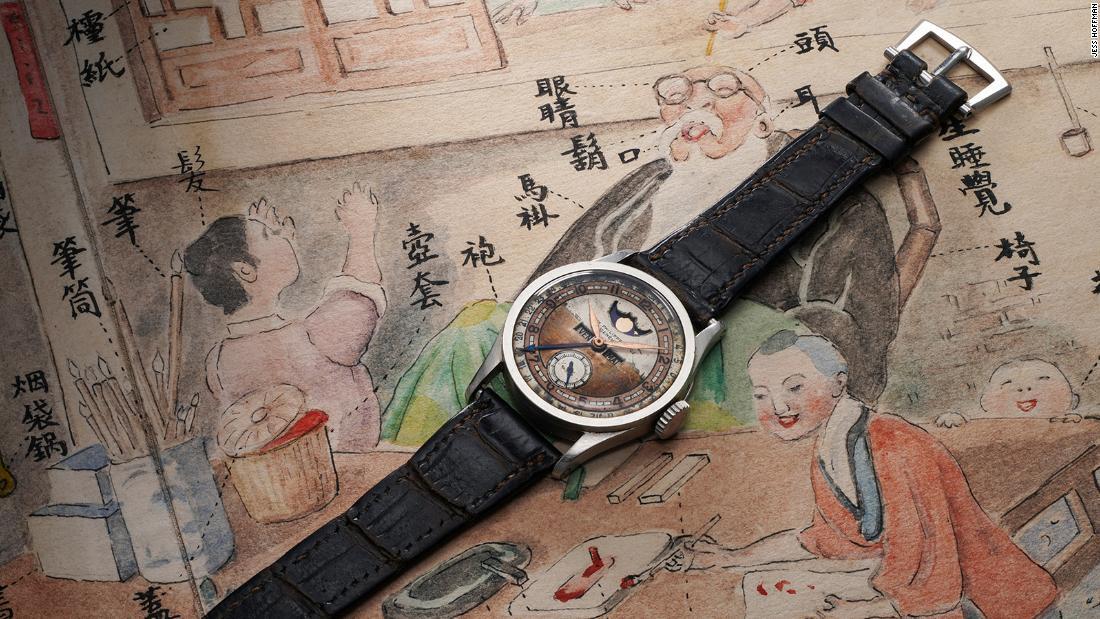 香港の競売で、清朝最後の皇帝、愛新覚羅溥儀の所有した腕時計が落札された