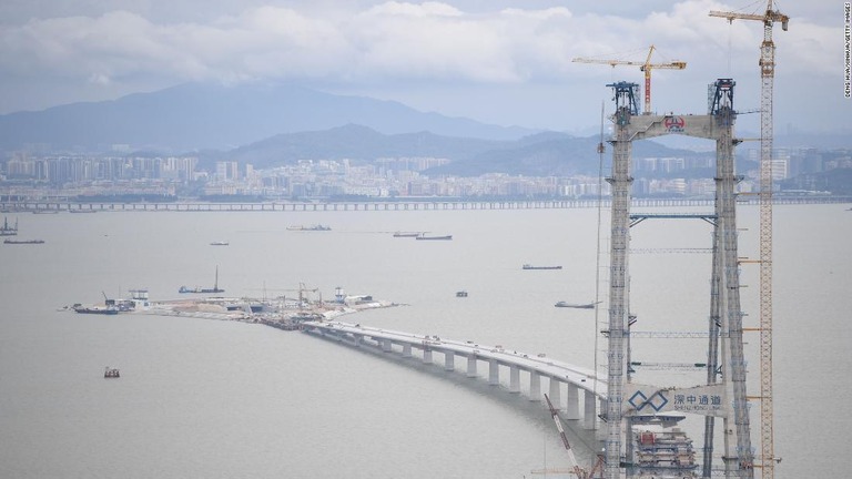「深中通道」のプロジェクトは人工島や海底トンネルを有する/Deng Hua/Xinhua/Getty Images