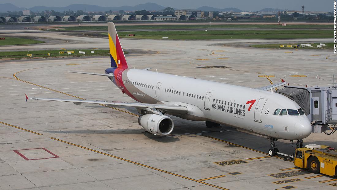 アシアナ航空のエアバスＡ３２１―２００型機＝ベトナム・ハノイ/Nicolas Economou/NurPhoto/Getty Images