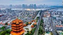 中国の大都市・武漢、資金繰り厳しく　債務の支払い求める異例の訴え