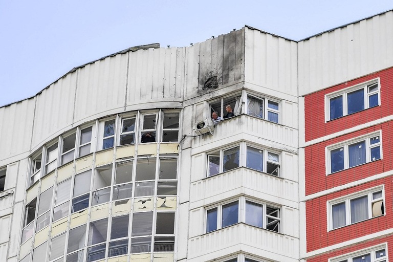 ドローン攻撃で損傷を受けたモスクワの建物/Chine Nouvelle/SIPA/Shutterstock