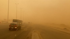 エジプトに大規模な砂嵐襲来、スエズ運河も覆う　１人死亡