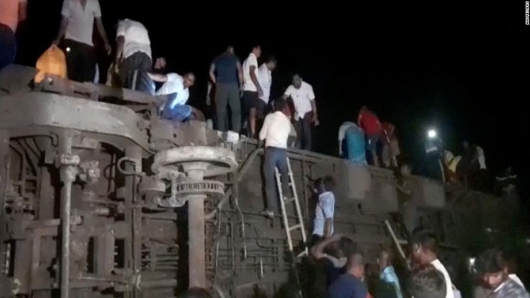 インドの列車衝突事故でさらに多くの死傷者が確認されている
/ANI/Reuters