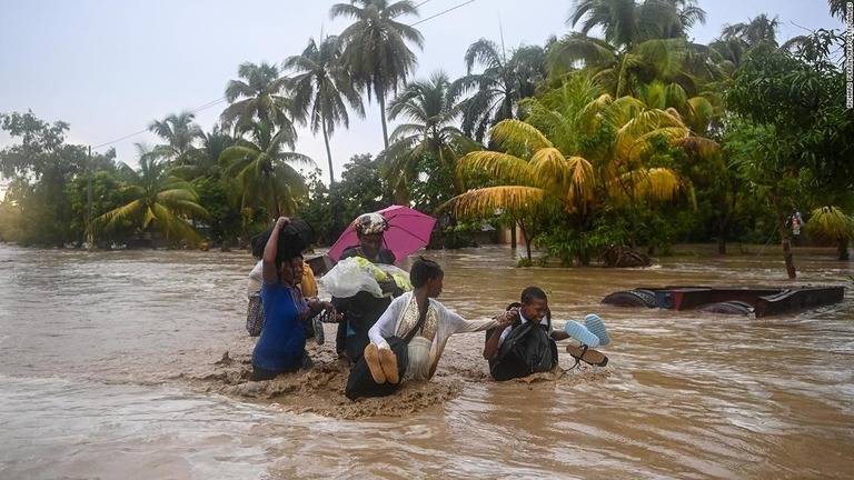 洪水被害で４２人死亡、１万３０００人超が住居失う　ハイチ