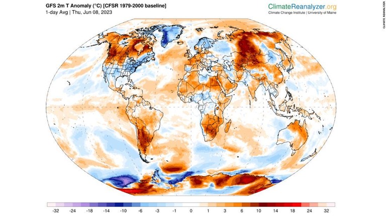 気温を表した地図。アジアの一部の地域で平年より気温が高いことが分かる/Climate Reanalyzer