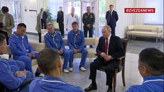 プーチン氏、国防省の病院を訪問　負傷兵らに軍務の継続促す