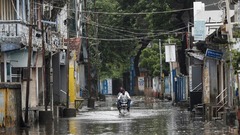 サイクロン上陸、インドとパキスタンに豪雨と強風もたらす