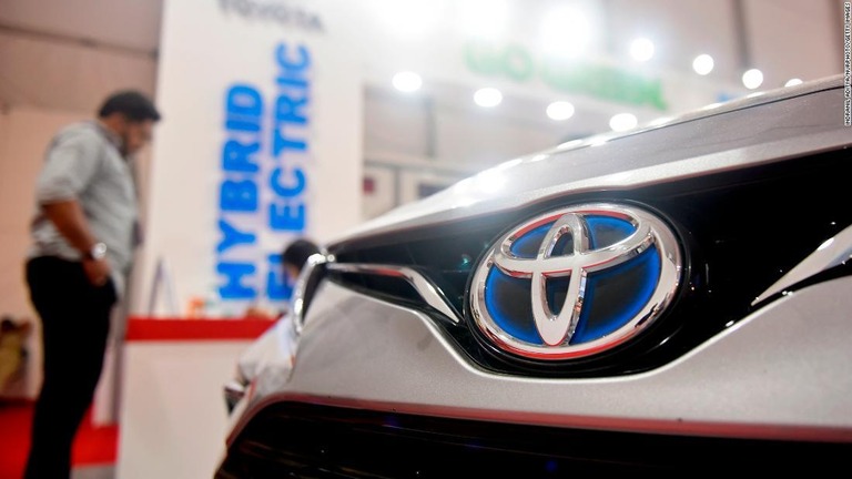 トヨタが現実に近い感触を持つ疑似マニュアル変速機（ＭＴ）の開発に取り組んでいる/Indranil Aditya/NurPhoto/Getty Images