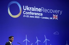 ウクライナ復興に４００社以上が支援表明　ロンドンで国際会議