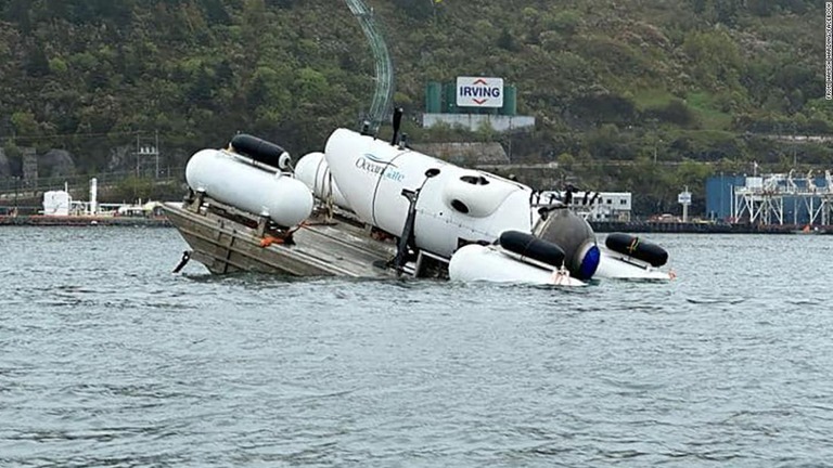 タイタニック 潜水艇