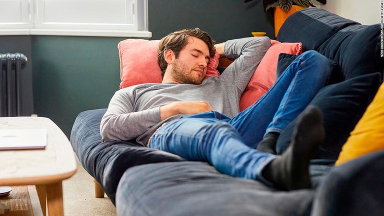 日中の睡眠は脳の健康維持に役立つ可能性があるとの新研究が発表された/Tara Moore/Digital Vision/Getty Images