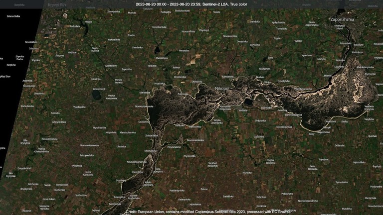 ６月２０日時点のカホウカ・ダム周辺を捉えた衛星画像/Copernicus Sentinel-2