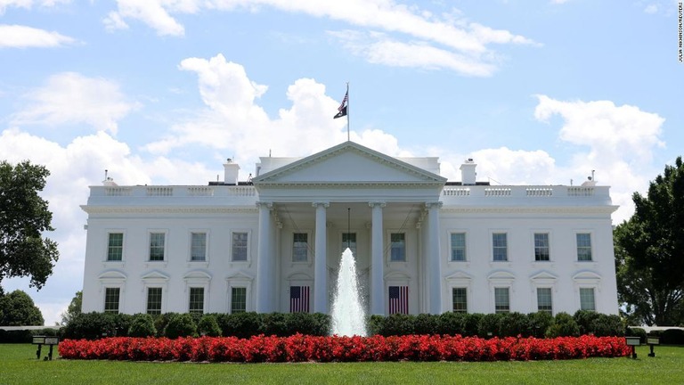 ホワイトハウスで見つかった白い粉はコカインだった/Julia Nikhinson/Reuters