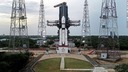 インド、月着陸目指す探査機打ち上げ　成功すれば４カ国目