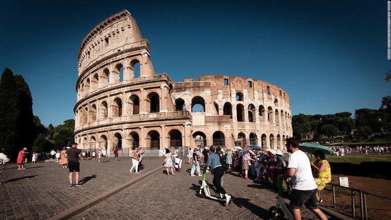 イタリア・ローマの観光名所「コロッセオ」/Andrea Ronchini/NurPhoto/Getty Images
