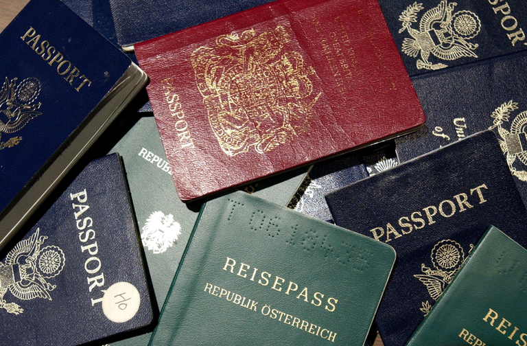 パスポートランキング最新版で日本が首位から３位に後退/Justin Sullivan/Getty Images