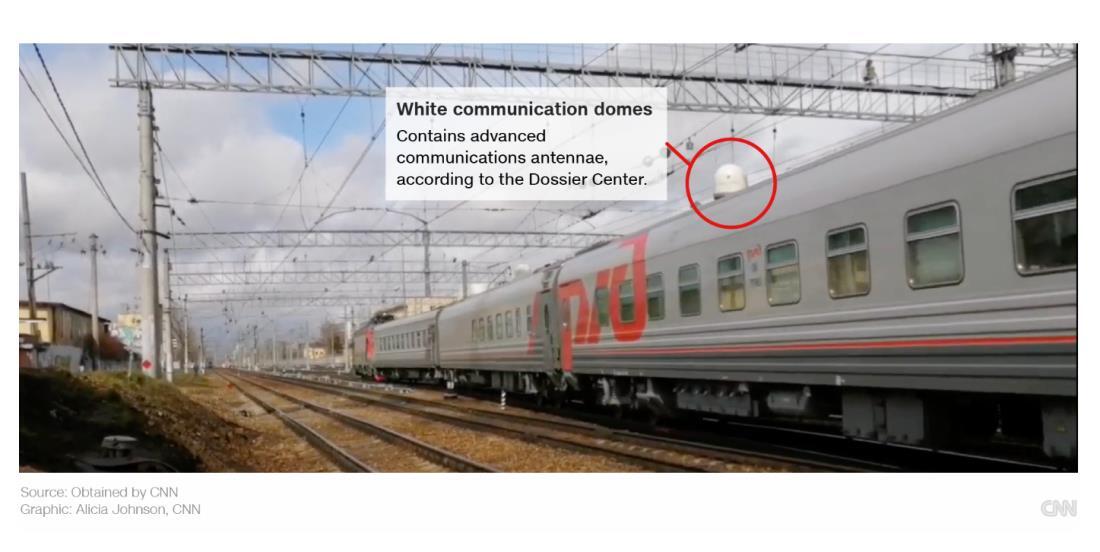 最新通信アンテナを内蔵しているとみられる白いドームが、車両の屋根に設置されている/obtained by CNN