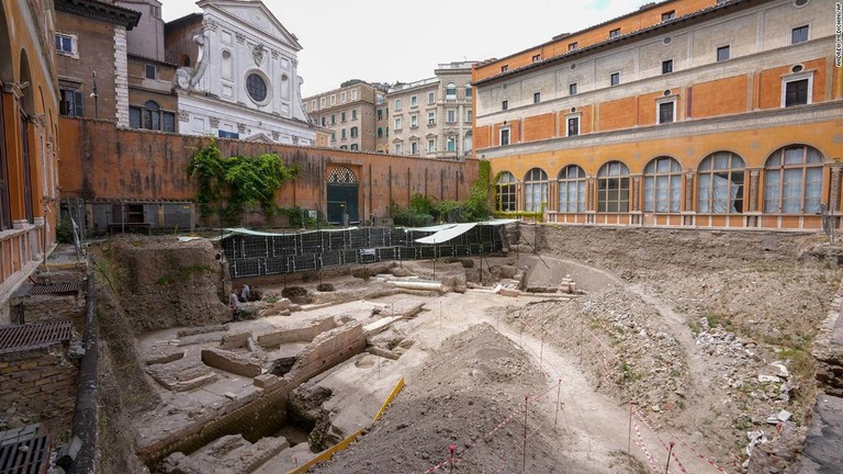 ローマ皇帝ネロが所有していた私設劇場がイタリアの首都ローマで発掘された/Andrew Medichini/AP