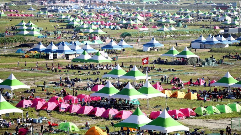 数多くのテントが設営された「世界スカウトジャンボリー」の会場/Chung Sung-Jun/Getty Images 