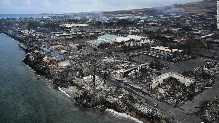 山火事による被害が大きかったラハイナの上空からの様子/Patrick T. Fallon/AFP/Getty Images