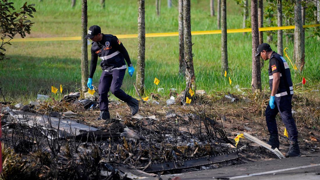 チャーター機に乗っていた8人全員の死亡が確認された/Vincent Thian/AP