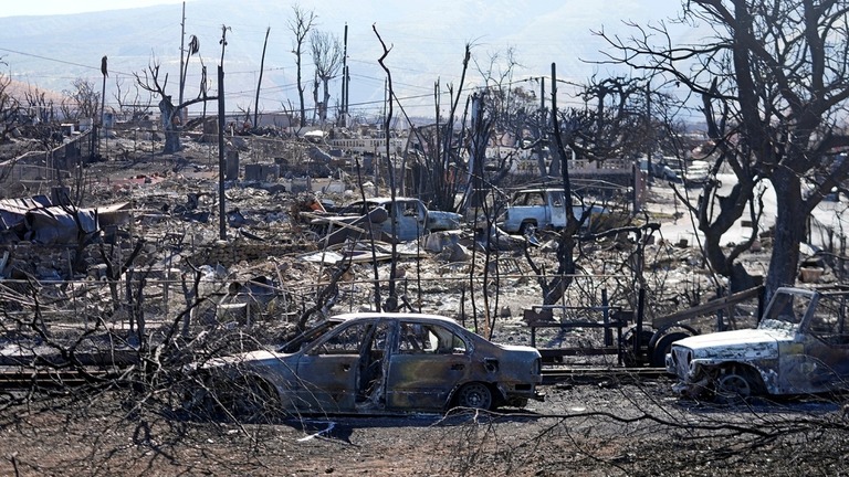家屋や車両の焼け跡が広がるラハイナの様子/Rick Bowmer/AP