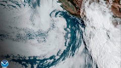 熱帯暴風雨「ヒラリー」、米カリフォルニア州に上陸