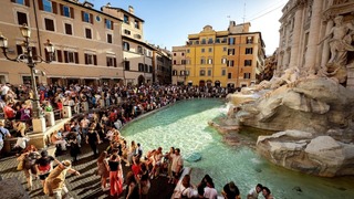 イタリアのメディアが、観光地の飲食店などでの便乗値上げやぼったくりを報じている