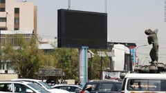 バグダッドの電光掲示板にアダルト映像、ハッキング容疑で男を逮捕　イラク