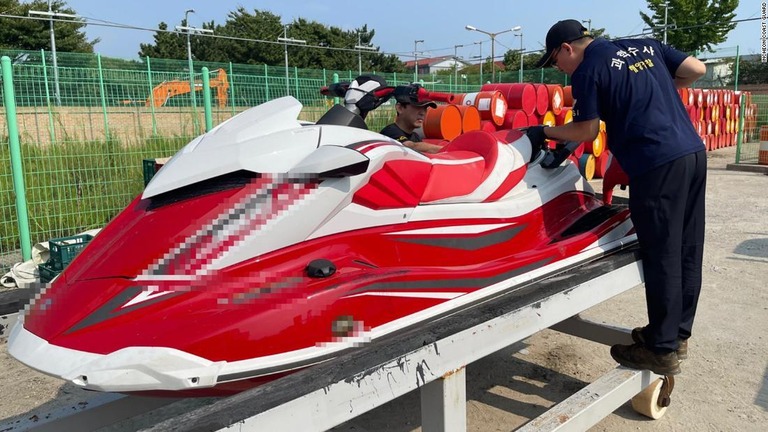 韓国へ密入国を図ったとされる男性が使用していた水上バイク/Incheon Coast Guard