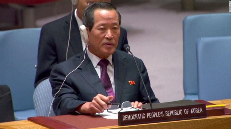 ２５日の国連安保理緊急会合に出席する北朝鮮のキム・ソン国連大使/UNTV/Reuters