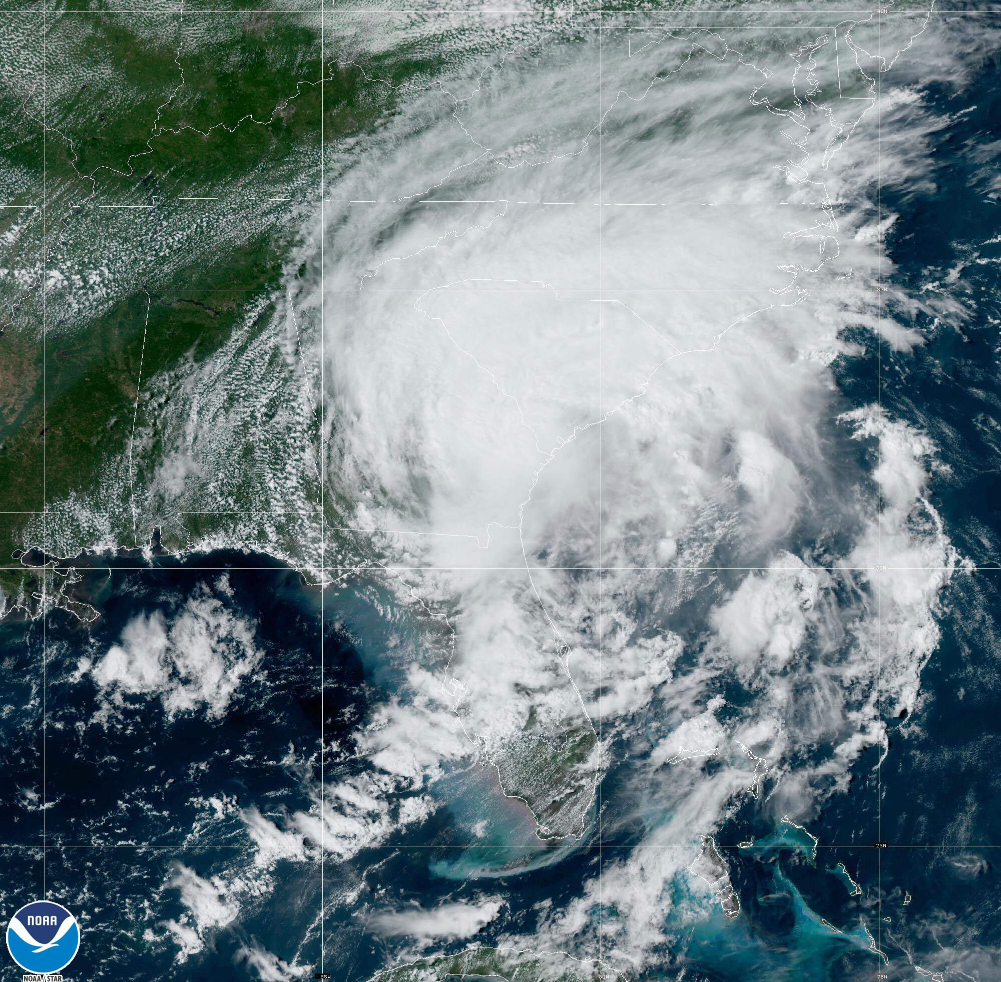 米東部時間３０日午後３時４９分に撮影されたハリケーンの衛星写真。ジョージア、サウスカロライナ、ノースカロライナ各州にかかっているように見える/NOAA